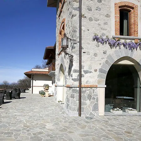 Farm stay Tenuta De L'annunziata - Natural Relais Uggiate-Trevano